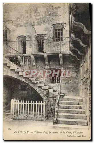 Ansichtskarte AK Marseille Chateau d&#39If Interieur de la cour Escalier