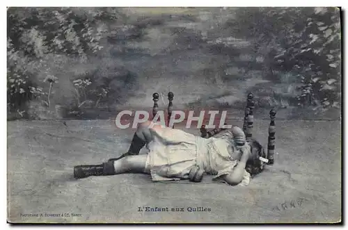 Cartes postales Jeu de quilles L&#39enfant aux quilles