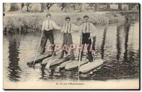 Cartes postales Un trio d&#39hydroskieurs