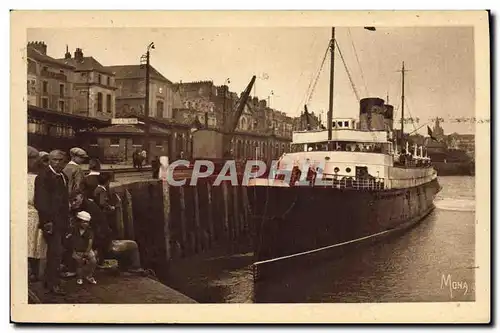 Cartes postales Bateau Paquebot Versailles arrivant a la gare maritime Dieppe