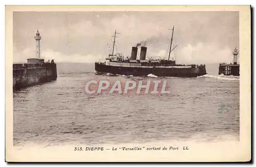 Cartes postales Bateau Paquebot Dieppe Le Versailles sortant du port