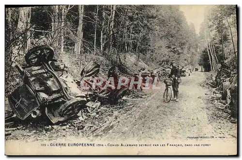 Ansichtskarte AK Militaria Convoi allemand detruit par les Francais dans une foret