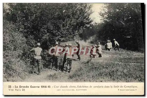 Ansichtskarte AK Militaria Une chaude alerte Estafettes de cavalerie dans la foret de Compiegne