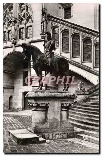 Cartes postales moderne Pierrefonds Le Chateau La Statue du Duc d&#39Orleans