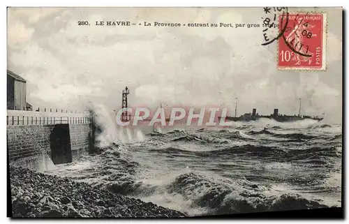 Cartes postales Bateau Paquebot Le Havre La provence entrant au port par gros temps