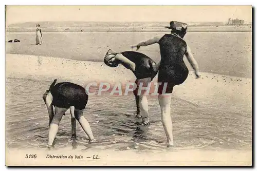 Cartes postales Femme Maillot de bains Distraction du bain