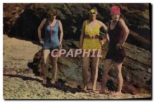 Cartes postales Femme Maillot de bains Halte avant le bain