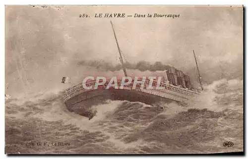 Cartes postales Bateau Paquebot Dans la bourrasque