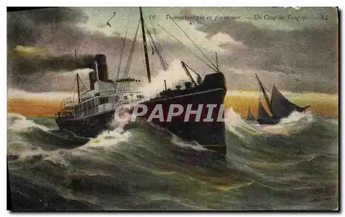 Cartes postales Bateau Paquebot Transatlantique en pleine mer Un coup de tangage