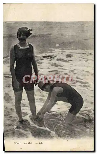 Cartes postales Femmes Maillot de Bains Au bain