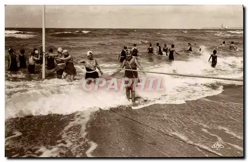 Cartes postales Femme Maillot de Bains L&#39heure du bain