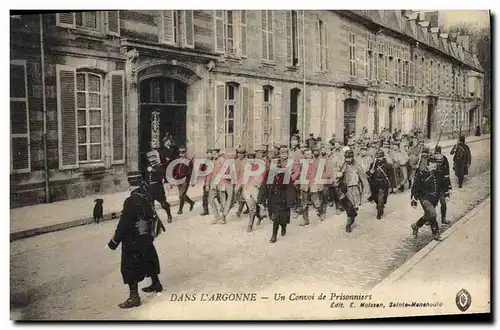 Cartes postales Militaria Dans l&#39Argonne Un convoir de prisonniers