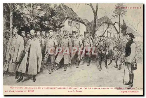 Cartes postales Militaria Prisonniers allemands de l&#39Hartmanswillerkopf defilant au pas de parade devant un g