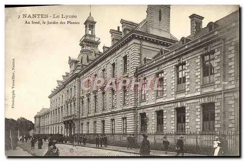 Ansichtskarte AK Ecole Nantes Le lycee Au fond le jardin des plantes