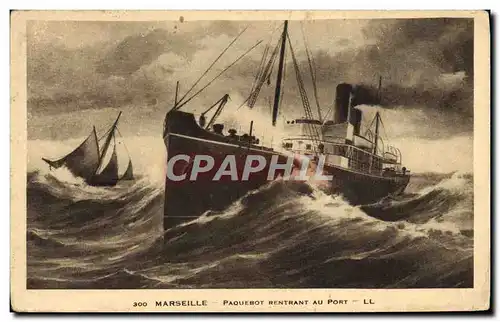 Cartes postales Bateau Paquebot rentrant au port Marseille