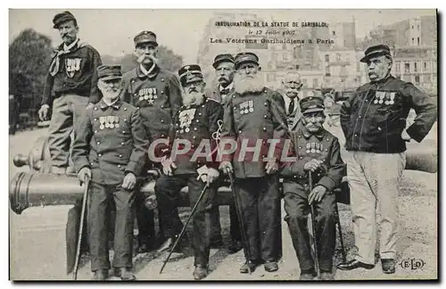 Ansichtskarte AK Militaria Inauguration de la statue de Garibaldi 13 juillet 1907 Les veterans Garibaldiens a Par