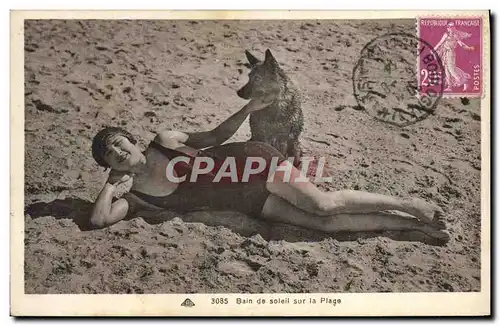 Cartes postales Folklore Maillot de Bains Femme Bain de soleil sur la plage Chien