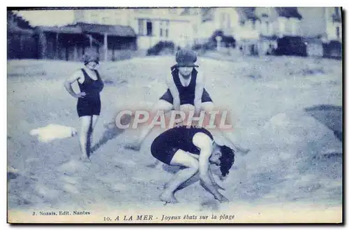 Cartes postales Folklore Maillot de Bains Femme A la mer Joyeux ebats sur la plage