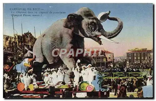 Cartes postales Elephant Carnaval de Nice Un elephant dans un magasin de procelaine