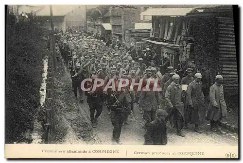 Ansichtskarte AK Militaria Prisonniers allemands a Compiegne