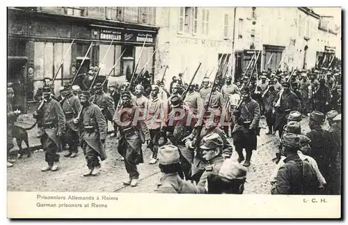 Ansichtskarte AK Militaria Prisonniers allemands a Reims