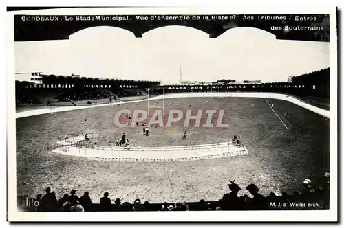 Ansichtskarte AK Bordeaux Le stade municipal Vue d&#39ensemble de la piste et des tribunes Entree des souterrains