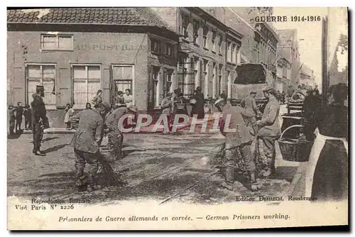 Cartes postales Militaria Prisonniers de guerrre allemands en corvee