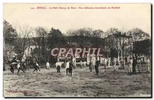 Ansichtskarte AK Football Epinal Le petit Champ de Mars Nos militaires s&#39entrainent au football