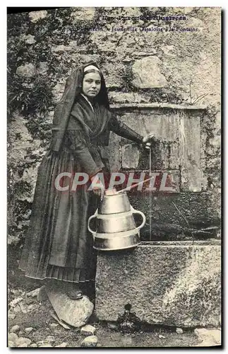 Cartes postales Pyrenees Jeune fille Ossaloise a la fontaine Folklore