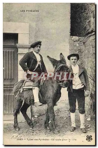 Ansichtskarte AK Pyrenees Ane En route pour la ville Folklore