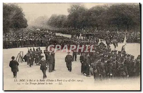 Cartes postales Les souverains d&#39Italie a Paris La troupe faisant la baie