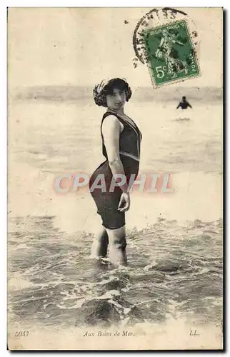 Ansichtskarte AK Fantaisie Femme Maillot de bain Aux bains de mer