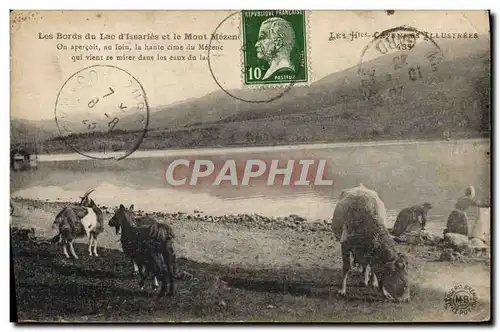 Cartes postales Chevre Les bords du lac d&#39Issarles et le Mont Mezen