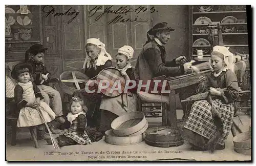 Cartes postales Folklore Tissage de tamis et de cribles dans une famille de Bannalec