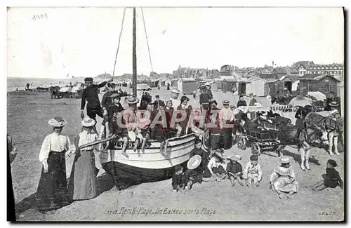 Cartes postales Ane Mule Berck Plage Un bateau sur la plage