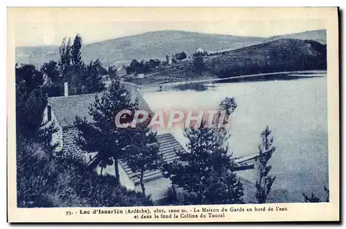 Cartes postales Foret Lac d&#39Issarles La maison du garde au bord de l&#39eau et dans le fond la colline du Tou