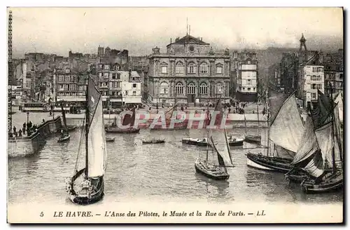 Cartes postales Bateau Peche Le Havre L'anse des pilotes Le musee et la rue de Paris