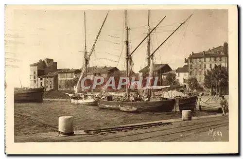 Ansichtskarte AK Bateau Peche Toulon Voiliers dans le port marchand