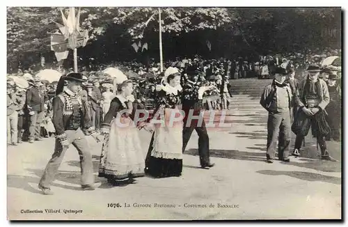 Cartes postales Folklore La Gavotte bretonne Costumes de Bannalec