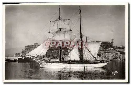 Cartes postales Bateau Peche Cannes Voilier sortant du port