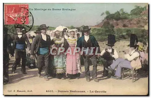 Cartes postales Folklore Un mariage en Basse Bretagne Danses bretonnes La Gavotte