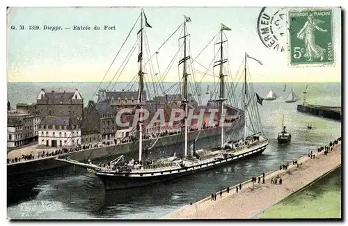 Cartes postales Bateau Dieppe Entree du port