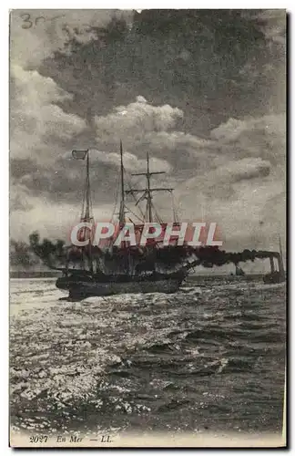 Cartes postales Bateau En mer