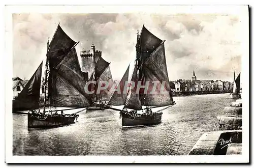 Ansichtskarte AK Bateau Les Sables d&#39Olonne Depart de thonniers pour la peche