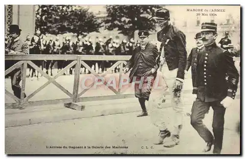 Ansichtskarte AK Militaria Marche de l&#39armee 29 mai 1904 L&#39arrivee du gagnant a la galerie des machines TOP