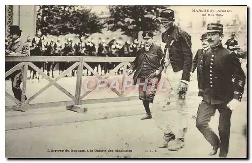 Cartes postales Militaria Marche de l&#39armee 29 mai 1904 L&#39arrivee du gagnant a la galerie des machines TOP
