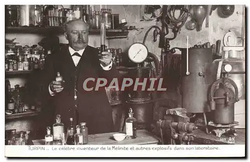 Cartes postales Militaria Turpin Le celebre inventeur de la Melinite et autres explosifs dans son laboratoire