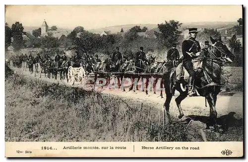 Cartes postales Militaria Artillerie montee sur la route