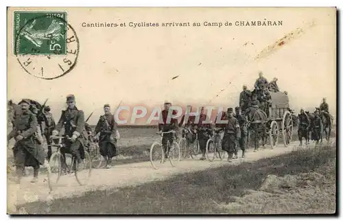 Cartes postales Militaria Cantiniers et cyclistes arrivant au camp de Chambaran Velo Cycle