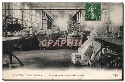 Cartes postales La greve des postiers Une salle de l&#39hotel des postes TOP